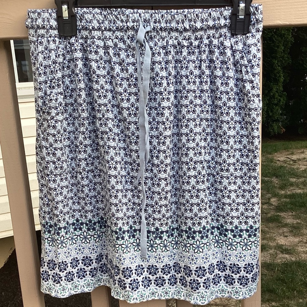 Max Studio Skirt with Pockets!!!
